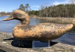 *SOLD* E103 Early 1940's Madison Mitchell black Duck Rare , Madison Mitchell, Havre de Grace, Maryland, signed and dated 1940. Slightly turned head and scratch feather paint detail. CONDITION: Worn weathered original paint very good structurally.